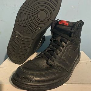SOLD Air Jordan 1 Retro High OG Triple Black